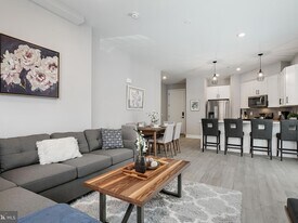 2537 Grays Ferry Ave in Philadelphia, PA - Building Photo