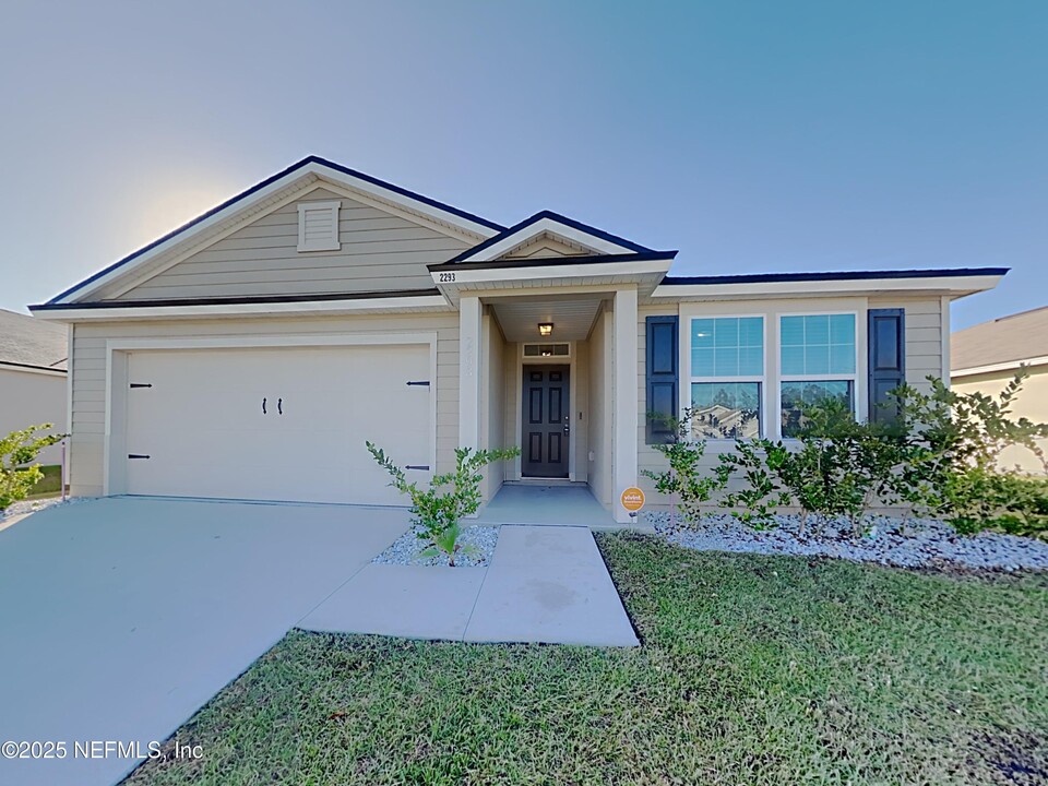 2293 Pebble Point Dr in Green Cove Springs, FL - Building Photo