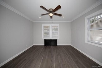 29 Locust St in Greenvale, NY - Building Photo - Building Photo