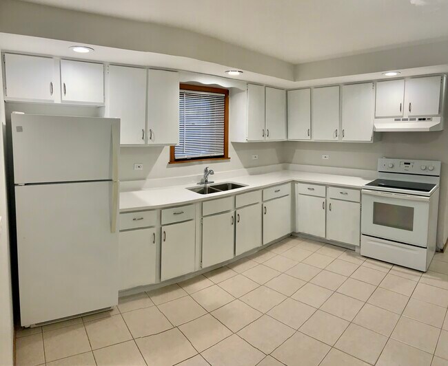 4022 N Avers Ave in Chicago, IL - Building Photo - Building Photo