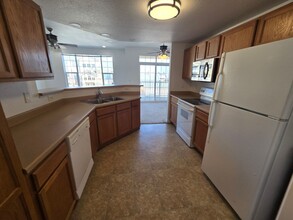 5756 N Genoa Way in Aurora, CO - Foto de edificio - Building Photo