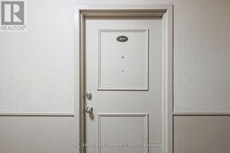 10-1010 Tobermory Dr in Toronto, ON - Building Photo - Building Photo