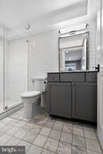 200 W Wayne Ave in Wayne, PA - Building Photo - Building Photo