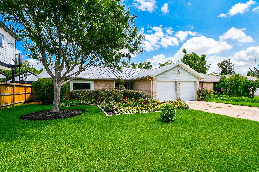 10426 Alcott Dr in Houston, TX - Foto de edificio