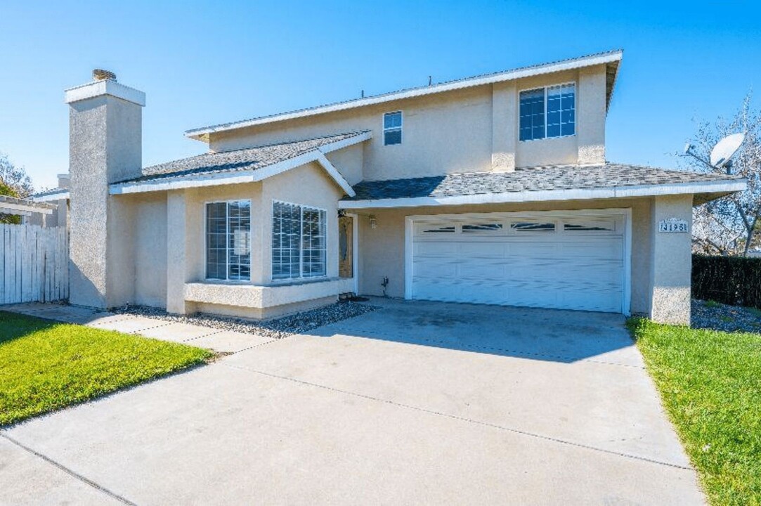 4195 Breezy Glen Dr in Santa Maria, CA - Building Photo