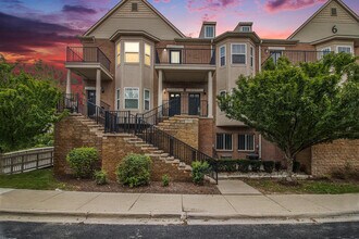 25575 Portico Ln in Novi, MI - Foto de edificio - Building Photo