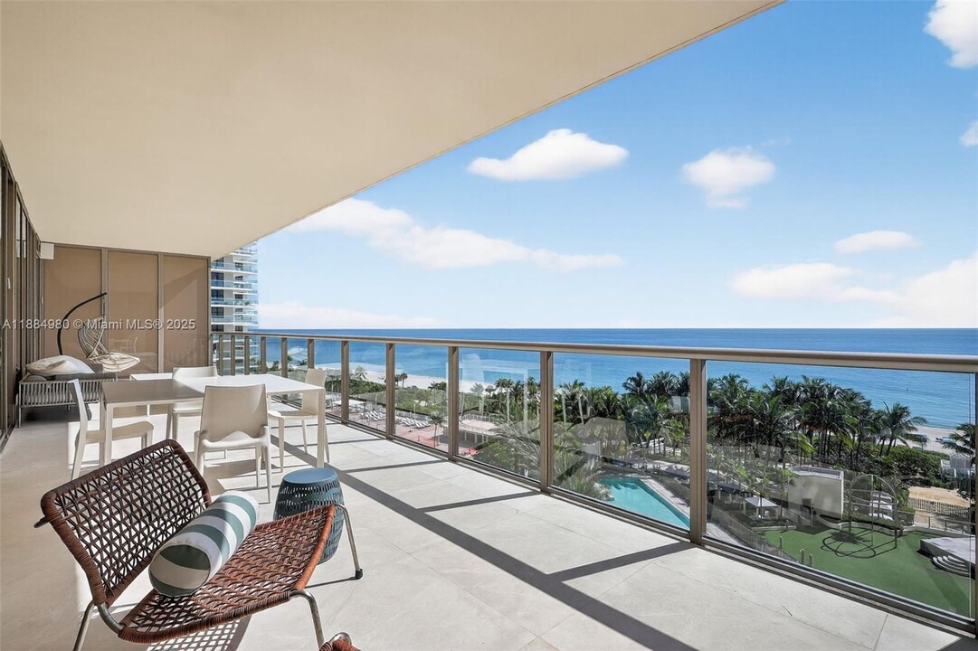 9705 Collins Ave in Bal Harbour, FL - Building Photo