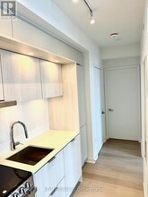 448 Burnhamthorpe Rd W in Mississauga, ON - Building Photo - Building Photo