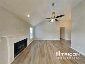 7241 Explorer Trail in Nashville, TN - Foto de edificio - Building Photo