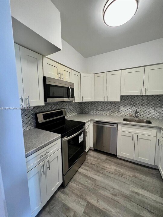7441 Wayne Ave in Miami, FL - Building Photo
