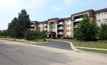 Frenchmen's Cove in Arlington Heights, IL - Building Photo - Building Photo