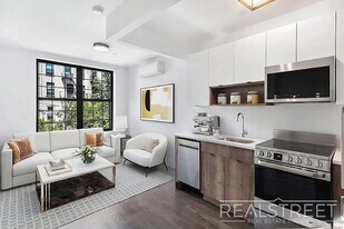 Lexington Avenue, Unit 1B in Brooklyn, NY - Building Photo