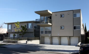 Cerritos Court Apartments in Long Beach, CA - Building Photo - Building Photo