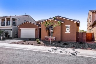 8723 W Vista Ave in Glendale, AZ - Building Photo - Building Photo