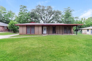 323 N Burbank Dr in Montgomery, AL - Building Photo