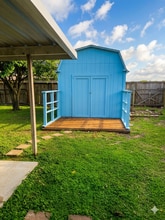 909 Noreda St in Angleton, TX - Building Photo - Building Photo