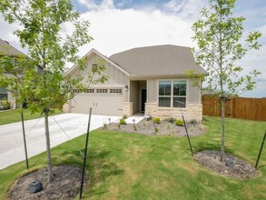 508 Spoleto Dr in Liberty Hill, TX - Foto de edificio - Building Photo