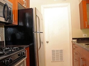 361 Grissom Ct in Hoffman Estates, IL - Building Photo - Building Photo
