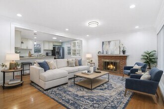 63 Dickerman Ln in Braintree, MA - Foto de edificio - Building Photo