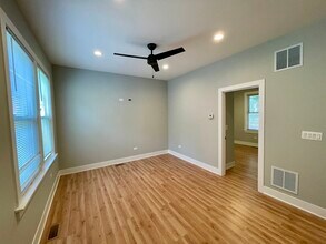 1722 W Nelson St in Chicago, IL - Building Photo - Building Photo
