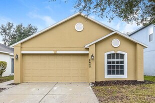 2688 Whispering Trails Dr in Winter Haven, FL - Building Photo