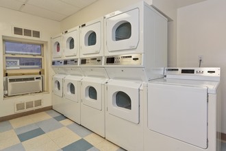 Pondview Apartments in Jamaica Plain, MA - Foto de edificio - Interior Photo