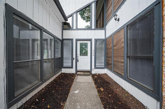 520 S Rivershire Dr in Conroe, TX - Building Photo - Building Photo