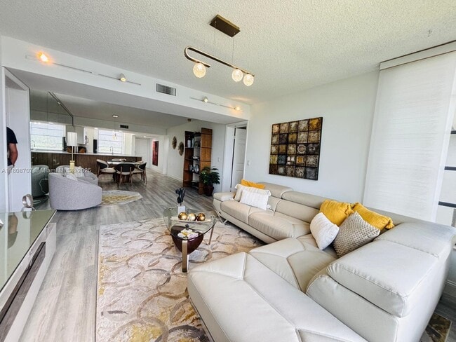 property at 1528 Whitehall Dr