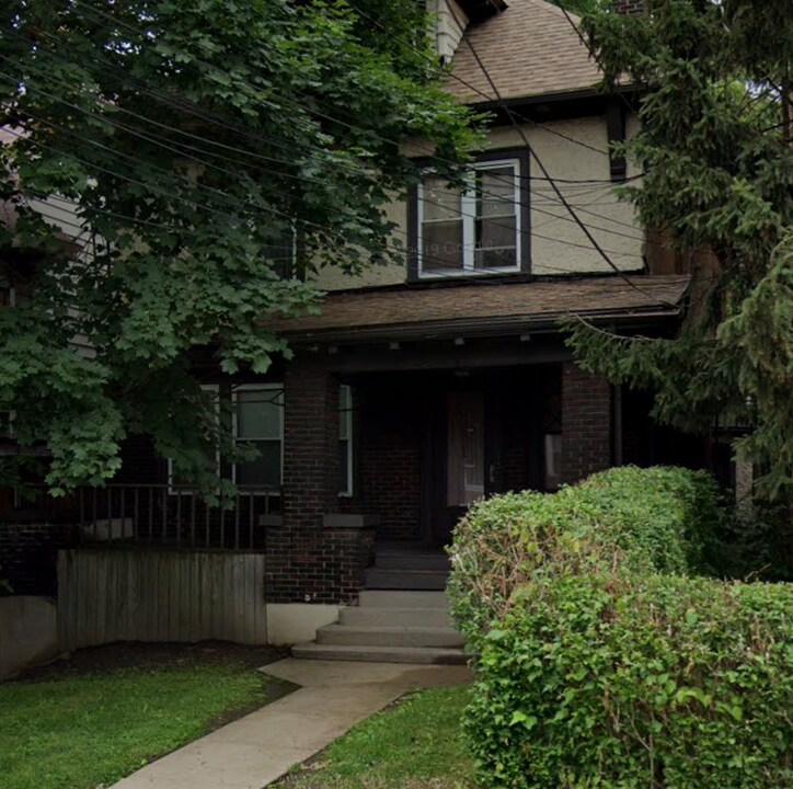 5837 Nicholson St, Unit 3 in Pittsburgh, PA - Building Photo