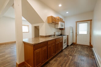 120 Lasso Ln, Unit 3 in Lewistown, MT - Building Photo - Building Photo
