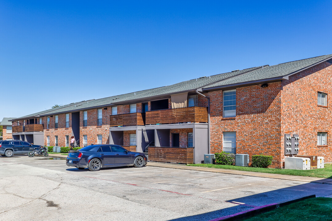 Highland Terrace Apartments in Greenville, TX - Building Photo