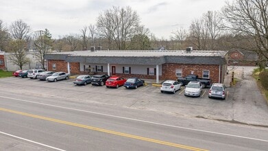 281 E Main St in Hanover, IN - Foto de edificio - Building Photo