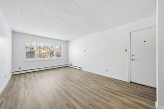 Monterey Apartments in Regina, SK - Building Photo - Building Photo