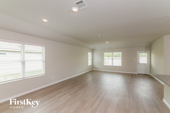 1902 Morse Way in San Antonio, TX - Foto de edificio - Building Photo