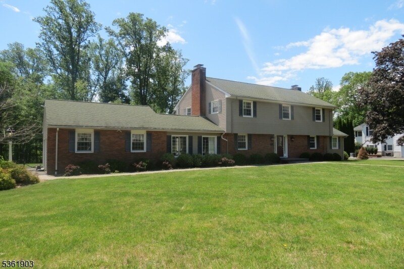 17 Glenwood Ave in Randolph, NJ - Foto de edificio