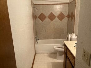409 Conestoga Dr in Yukon, OK - Building Photo - Building Photo
