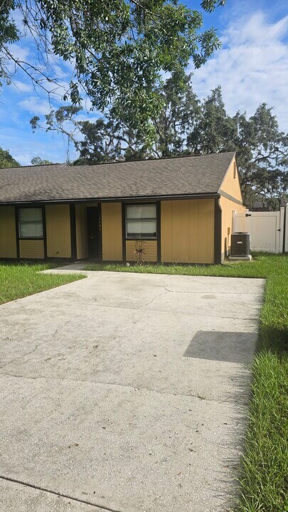 12405 Shearwater Dr in New Port Richey, FL - Building Photo