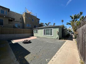 841-845 Felspar St in San Diego, CA - Building Photo
