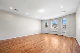 4 Market St in Bloomingburg, NY - Building Photo - Building Photo