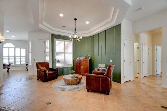 8528 Crest Hill in Las Vegas, NV - Building Photo - Building Photo