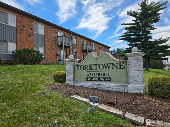 Yorktowne Apartments in St. Louis, MO - Foto de edificio - Building Photo