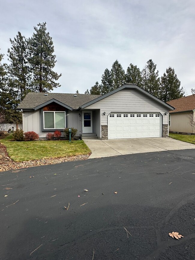 property at 638 N Tam Rim Dr