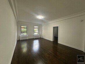 WEST 72 STREET in New York, NY - Building Photo - Building Photo