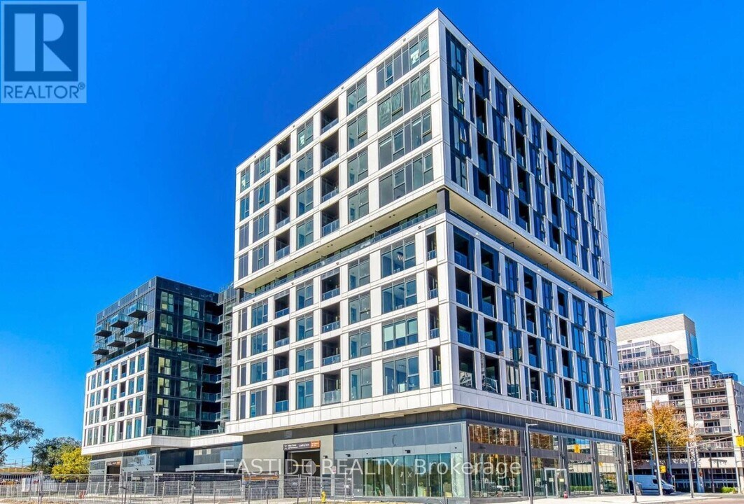 1037 The Queensway in Toronto, ON - Building Photo