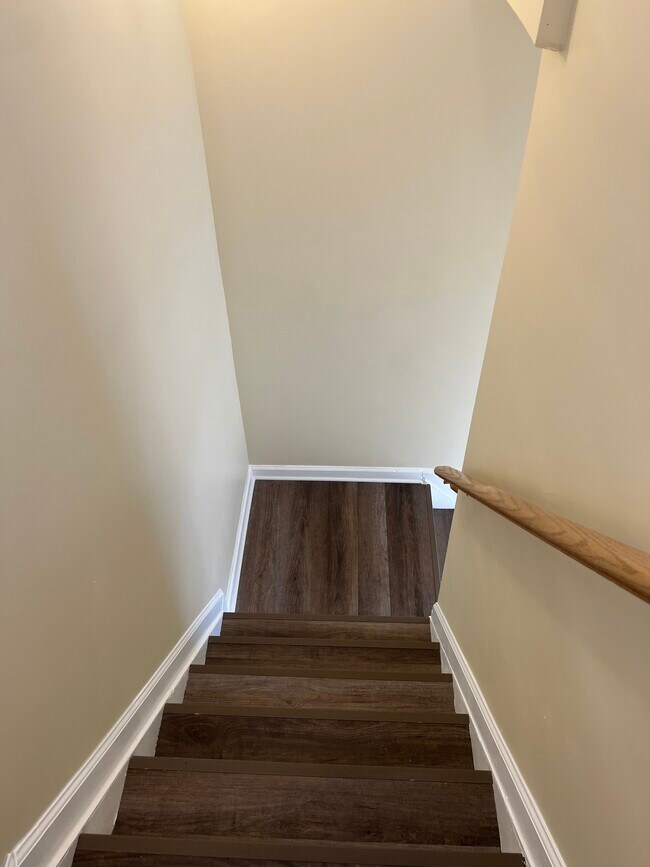 8 Maplewood Ave in Farmingdale, NY - Building Photo - Building Photo
