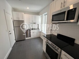 123 Sutherland Rd in Boston, MA - Building Photo