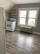 1227 E 3rd St, Unit E in Duluth, MN - Building Photo - Building Photo