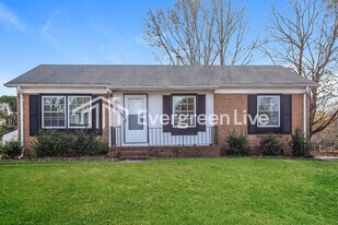 2407 Phoenix Dr in Greensboro, NC - Building Photo