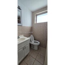 3915 Ponce de Leon Blvd in Coral Gables, FL - Building Photo - Building Photo