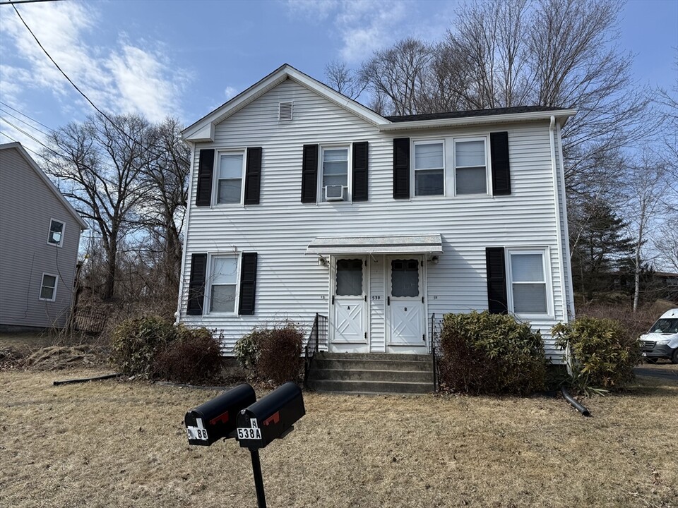538 E Mountain Rd in Westfield, MA - Foto de edificio